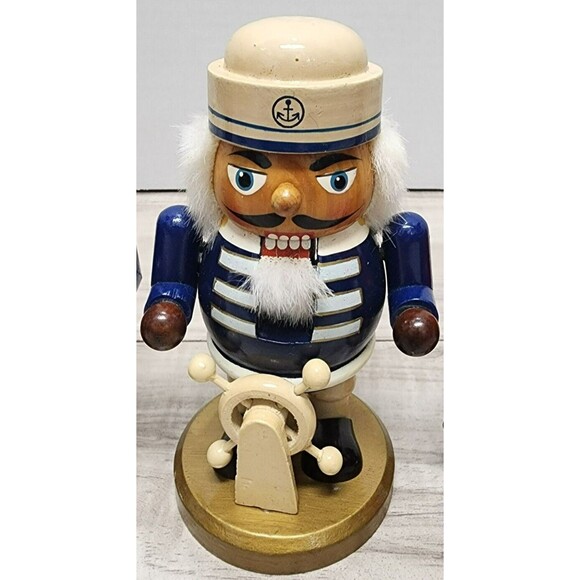 Dept. 18 Nutcracker Set of 4 - Picture 8 of 10